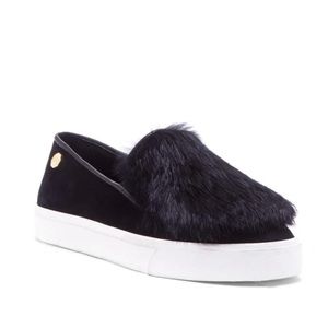 Louise et Cie Suede Fashion Sneakers Bershner Low Top, Size 10M NWT